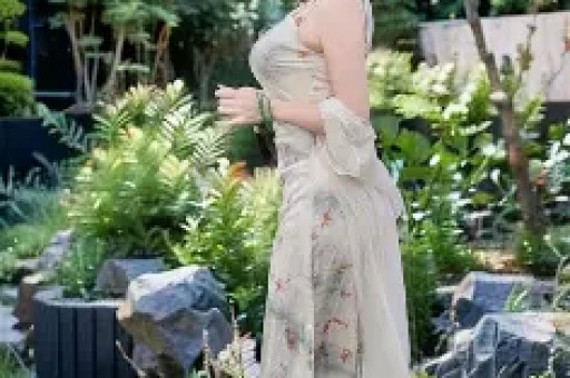 抖音张露文事件引热议同行扒黑料助理出来锤真相究竟如何？